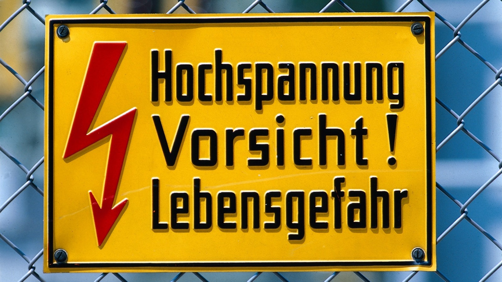 Schild vorsicht hochspannung